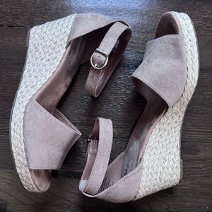 Style & Co. Faux Suede Light Taupe Wedge Sandals size 10